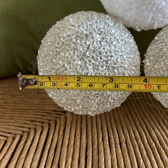 Bundle of 5 decorative Snow Balls- VGC SFH - Picture 2 of 6